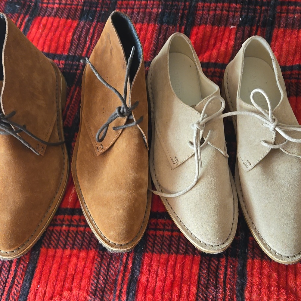 2 pair Mens size 9 Clarks suede chukka desert line of shoes